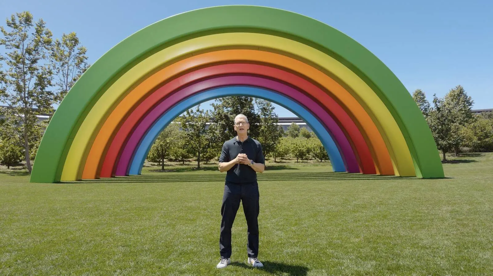 Apple провела прощальную встречу для Тима Кука перед сменой главы компании