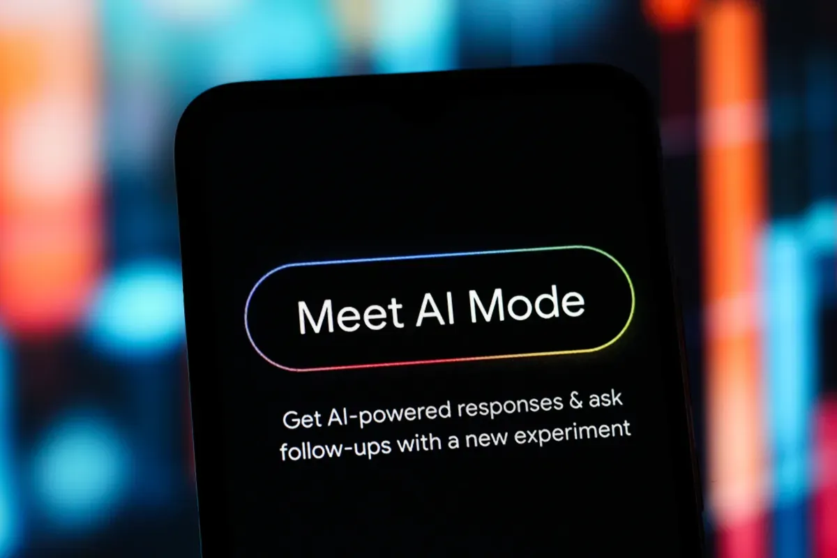 Google добавила в AI Mode отслеживание цен на авиабилеты и бронирование отелей