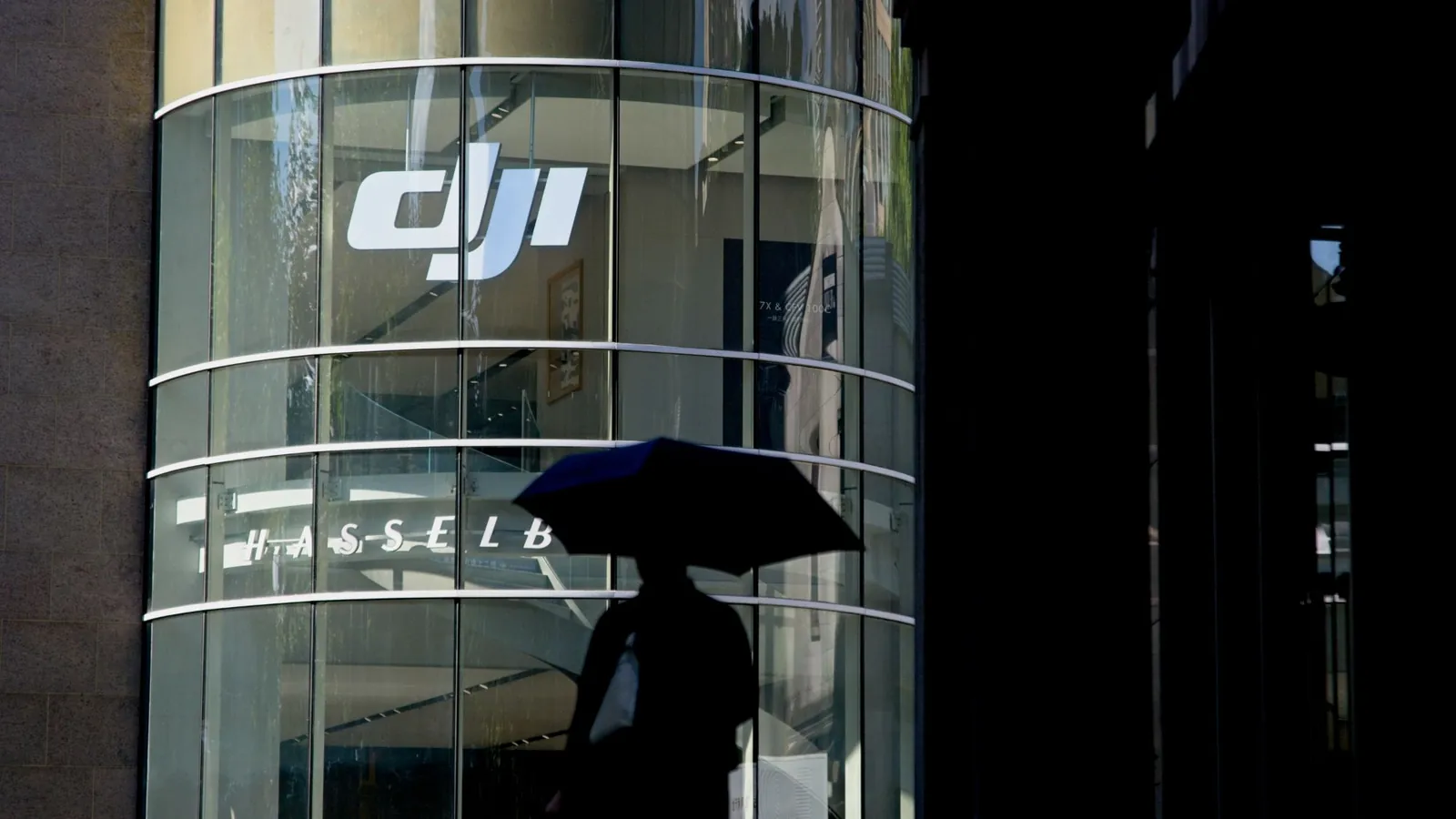 DJI