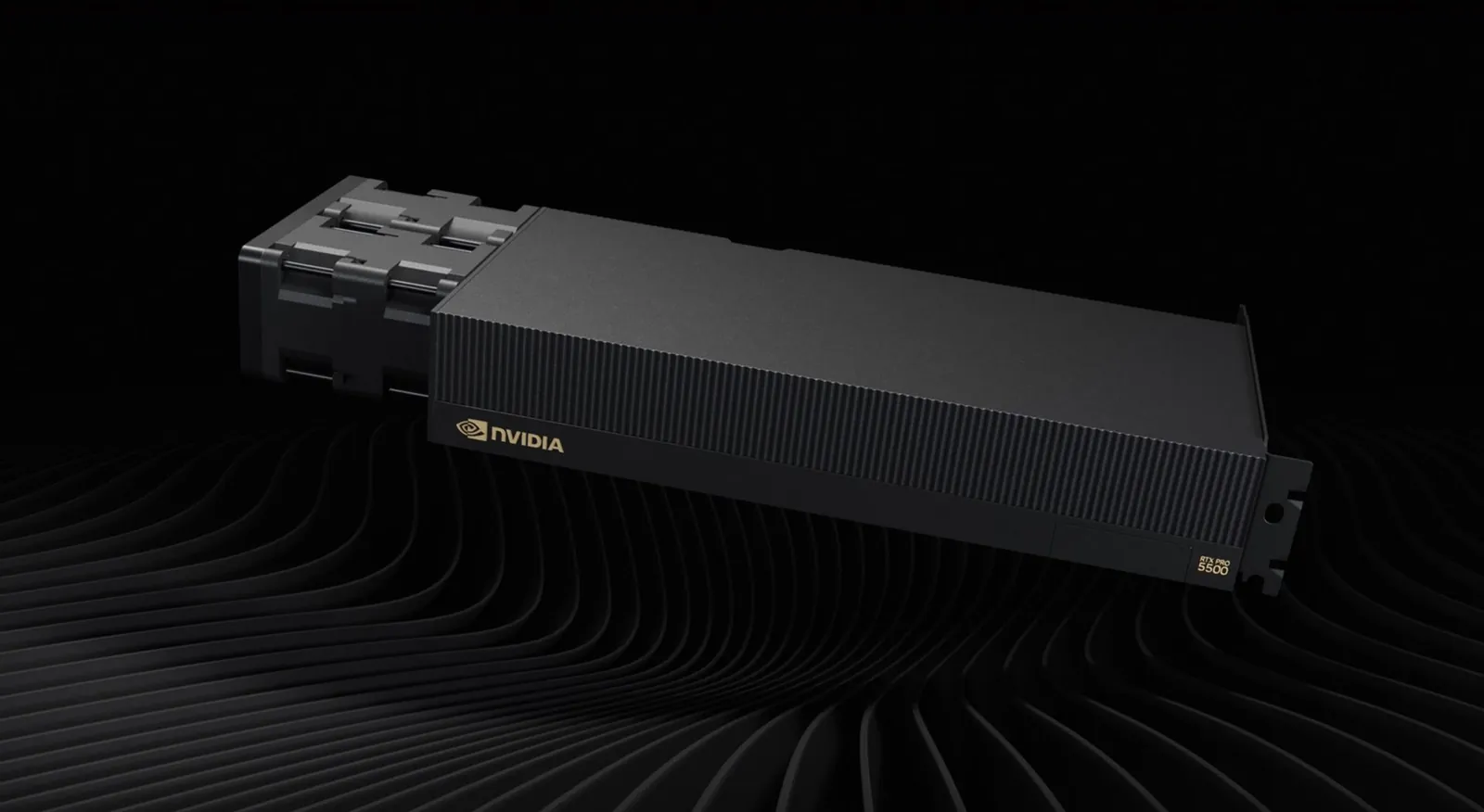 NVIDIA представила профессиональную RTX PRO 5500 с 84 ГБ памяти