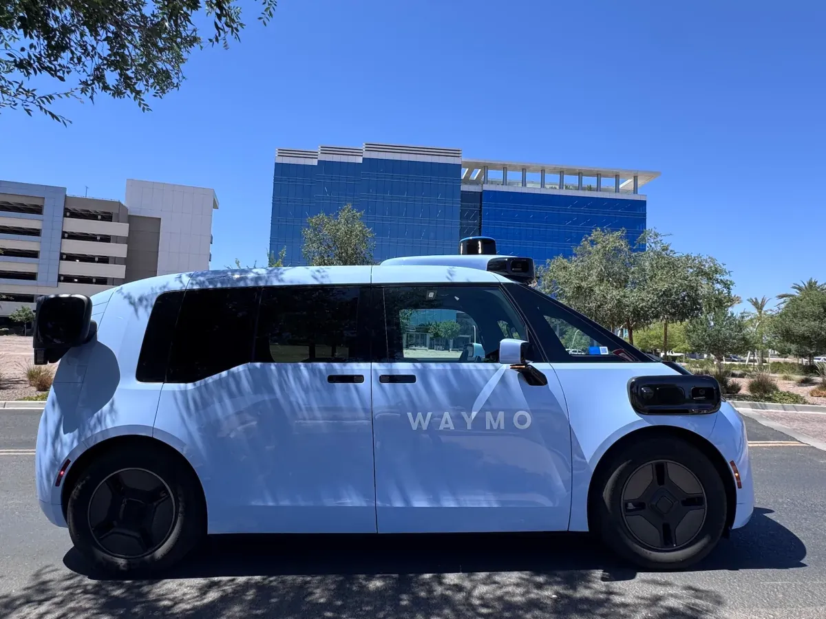 Waymo запустила роботакси в Денвере, Сан-Диего и Тампе