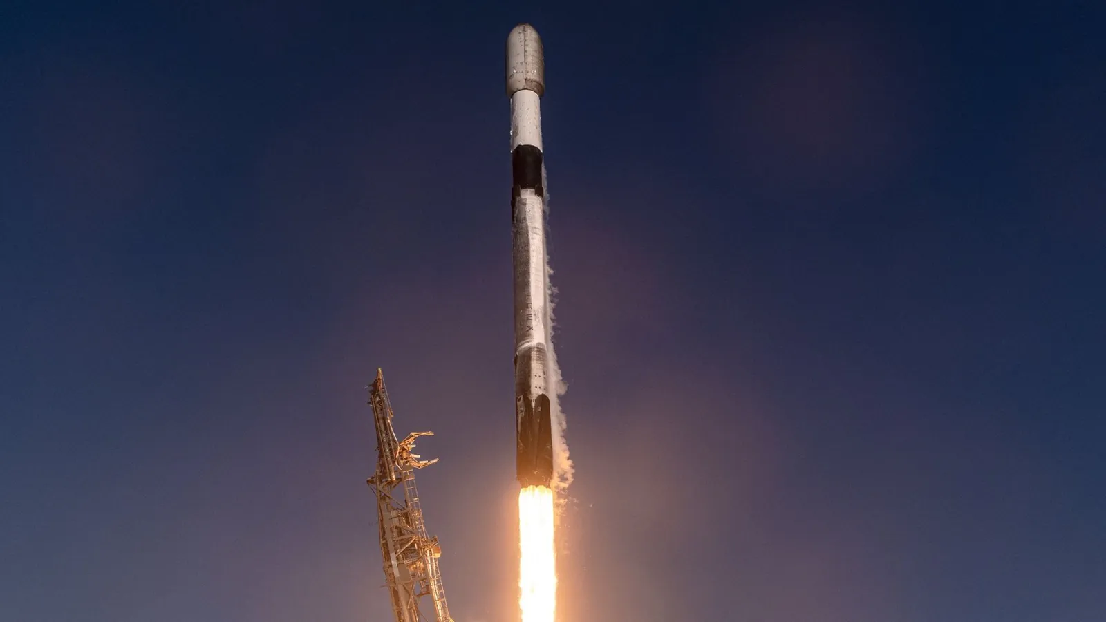 SpaceX впервые за три недели запустила Starlink на Falcon 9